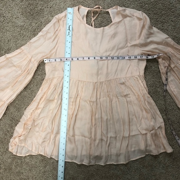 Walter Baker Sophie Bell Sleeve Boho Peasant Long Sleeve Flowy Blouse Light Pink - Picture 7 of 8